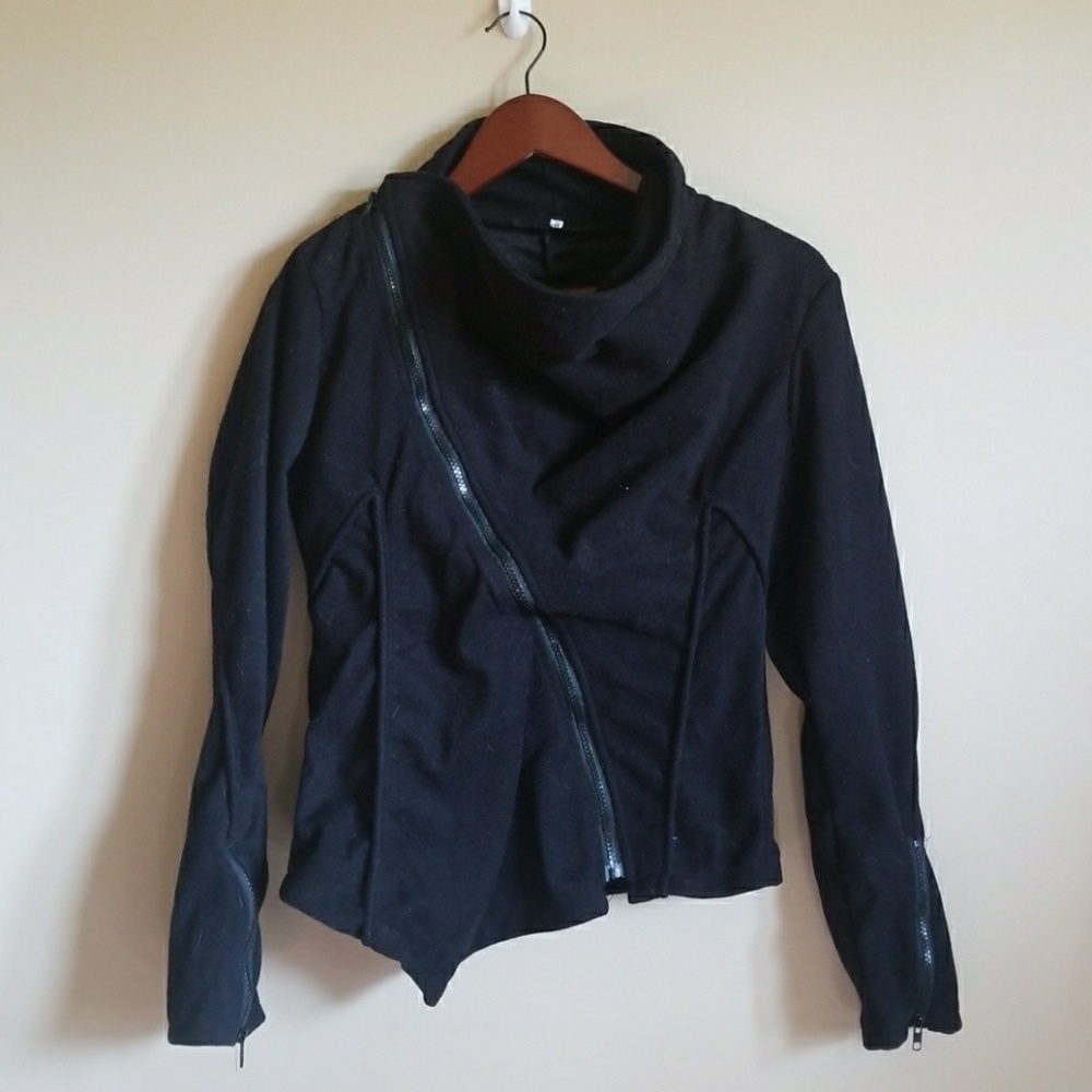 Diagonal zip fleece jacket